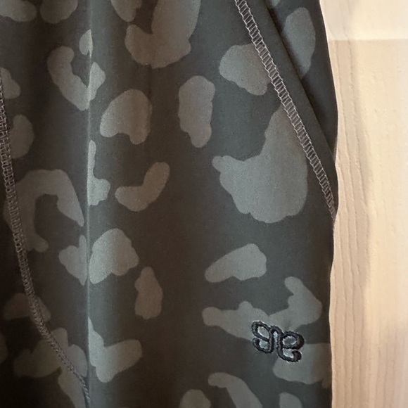 Albion Fit Animal Print Neutral Jetsetter Pants Joggers With Pockets Zipper - Picture 3 of 9